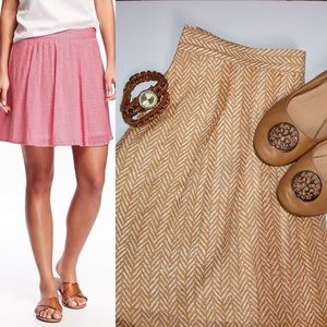 NWT Camel Chiffon Pleated Old Navy Mini Skirt 👌